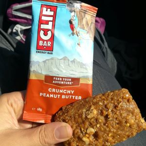 Veganer Riegel von Clif, Geschmacksrichtung Crunchy Peanut Butter